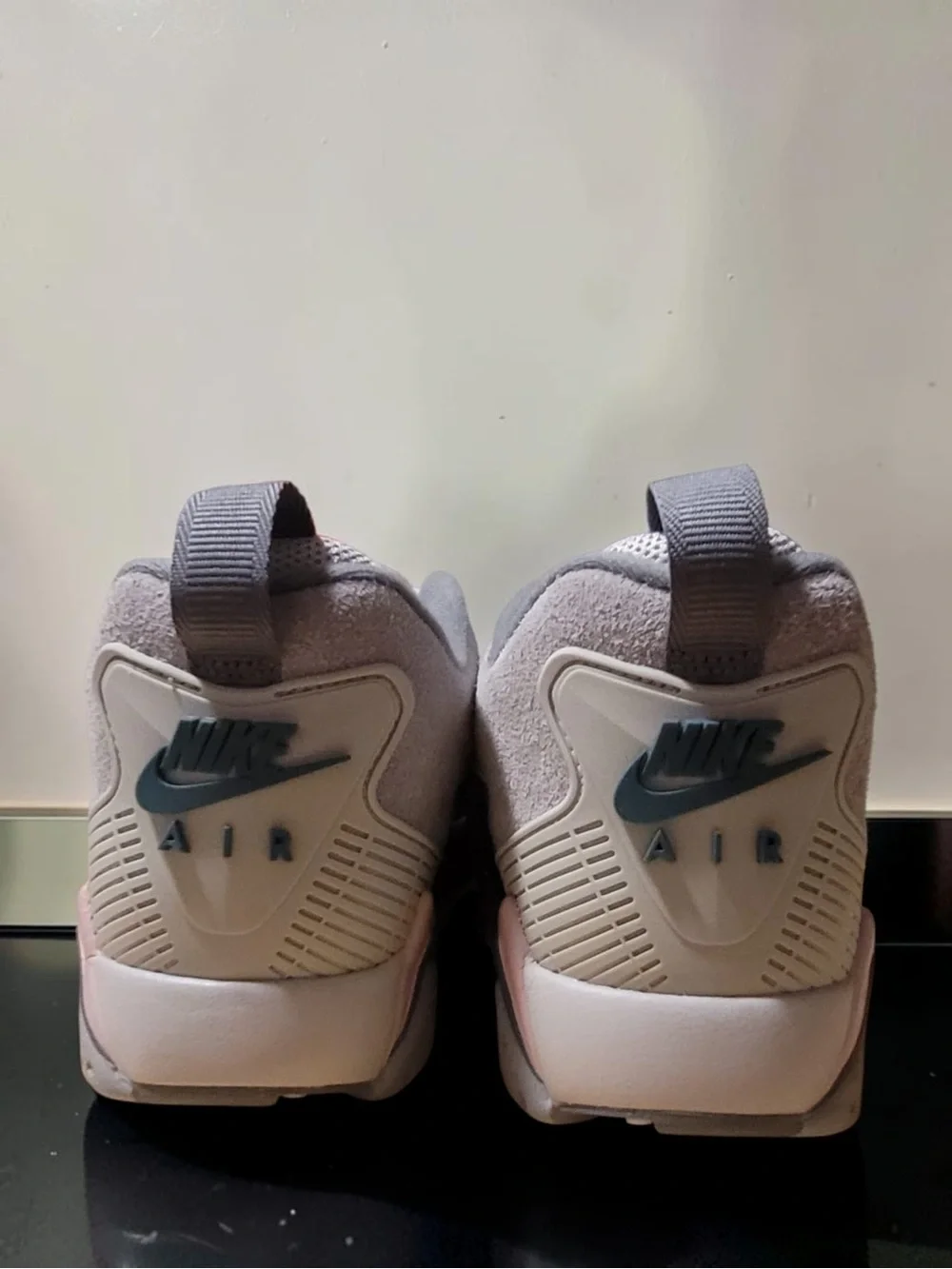 Jordan Men's Low-Top Sneaker in Light Gray and Pink